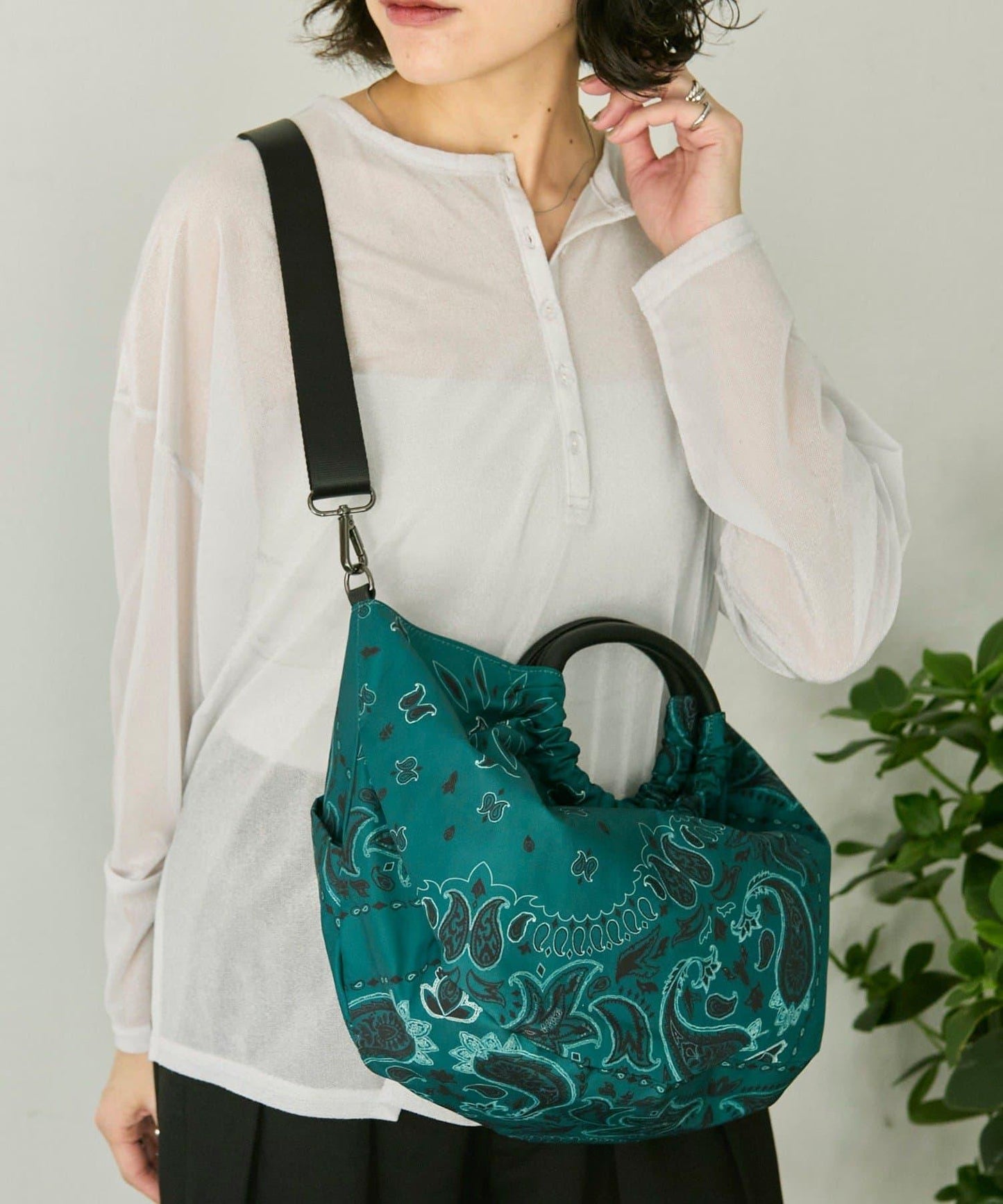 《撥水/便利な2WAY》 半圓包