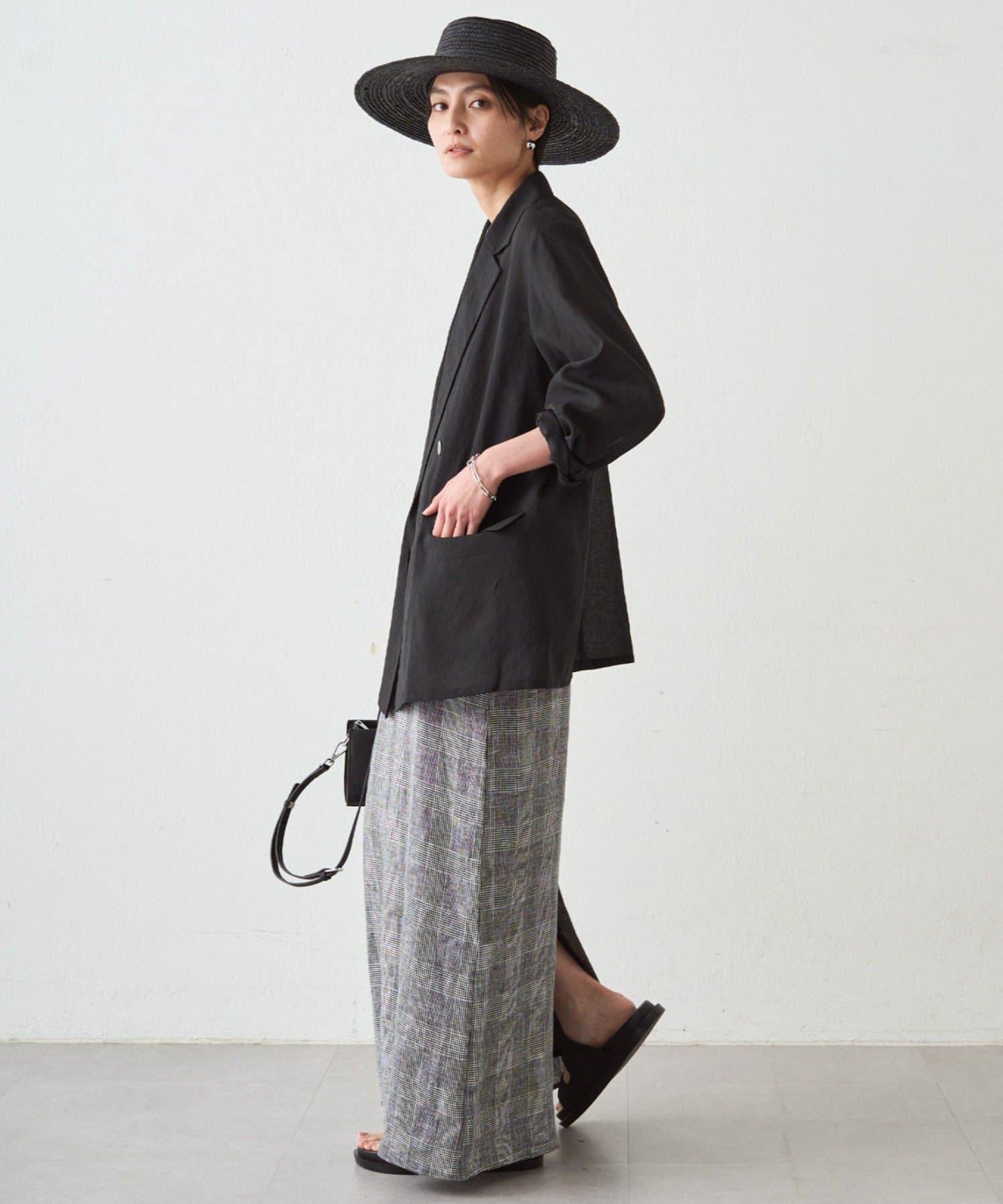 格紋亞麻吊帶連衣裙