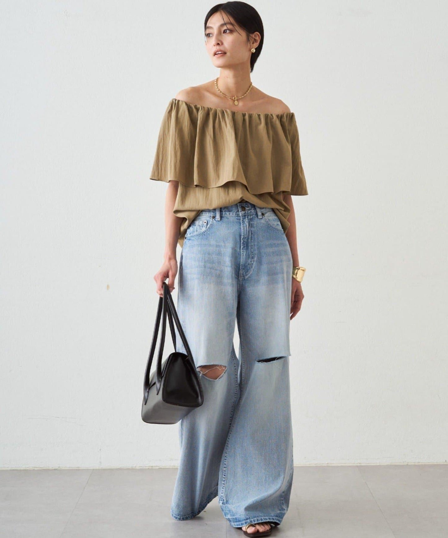 荷葉邊露肩設計 女式襯衫