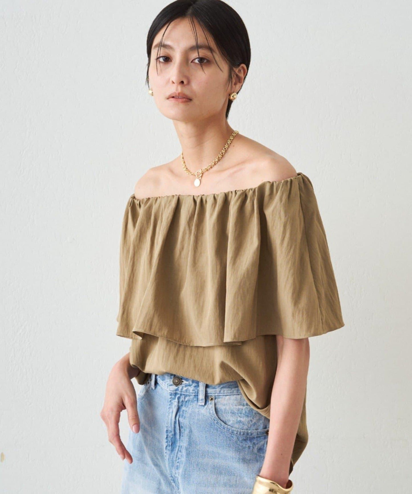 荷葉邊露肩設計 女式襯衫