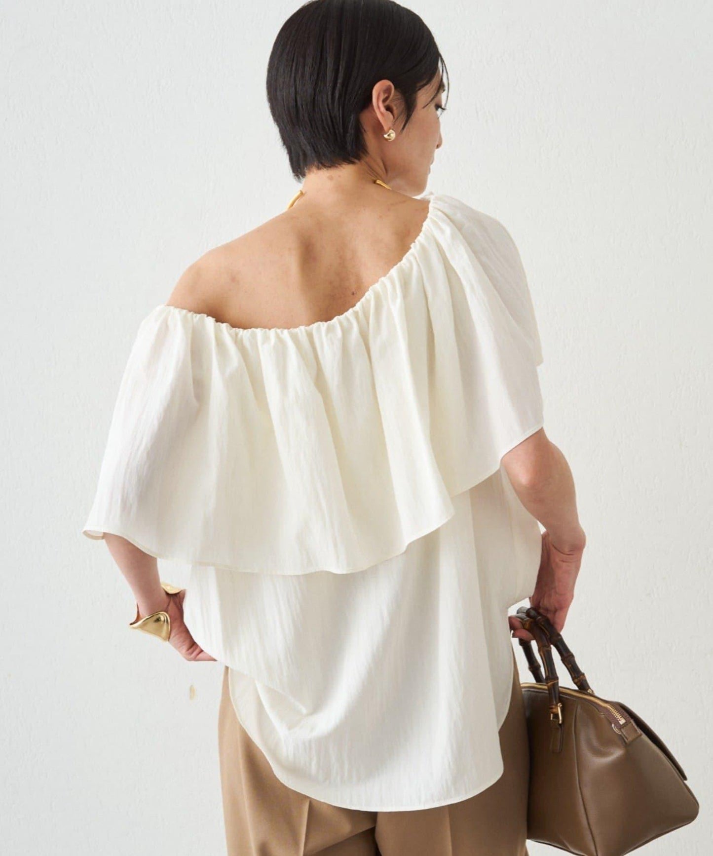 荷葉邊露肩設計 女式襯衫