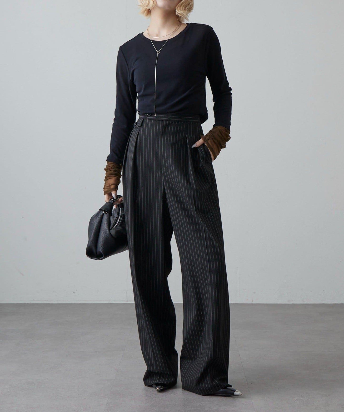 袖部抽褶設計 套頭上衣