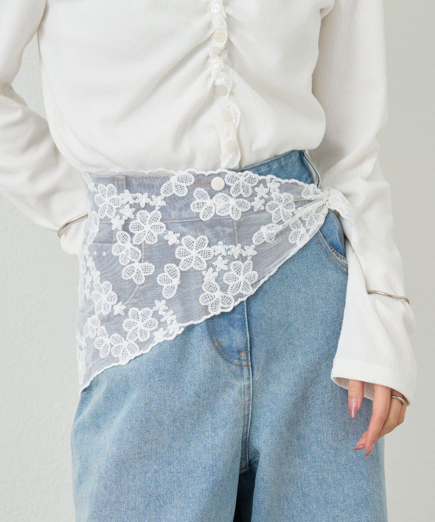 花卉蕾絲設計絲巾