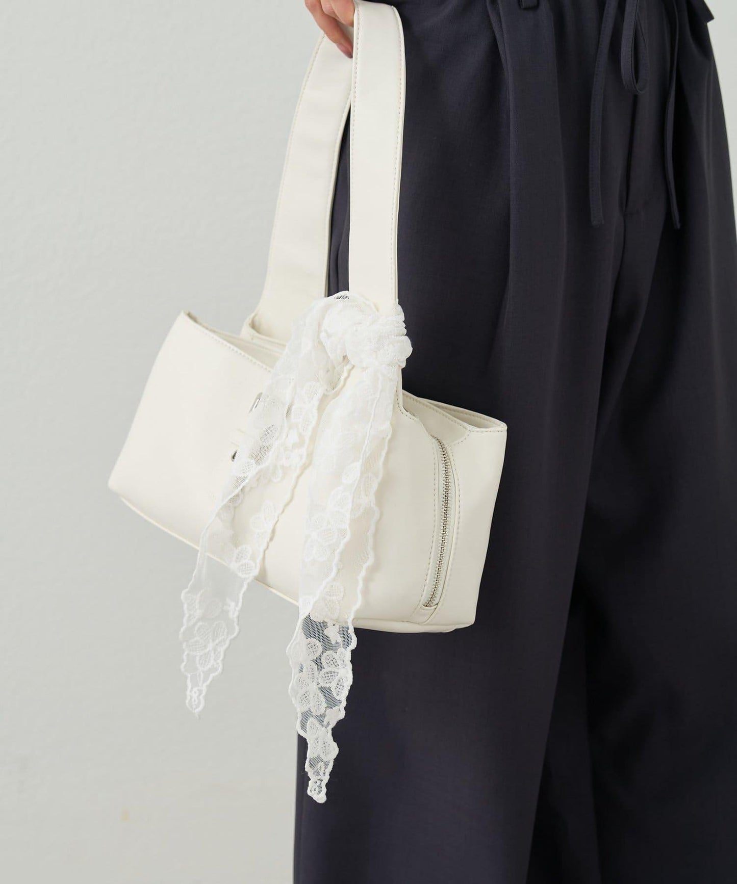 花卉蕾絲設計絲巾