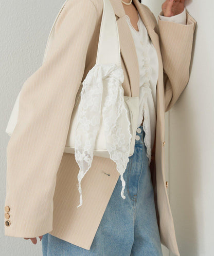 花卉蕾絲設計絲巾