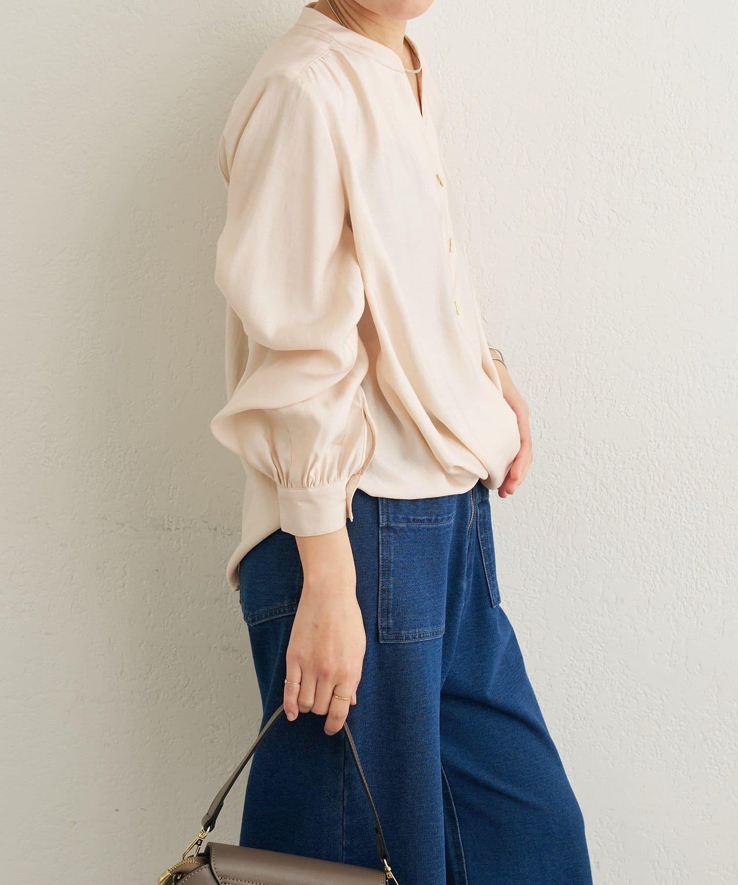 條形扣裹身設計襯衫