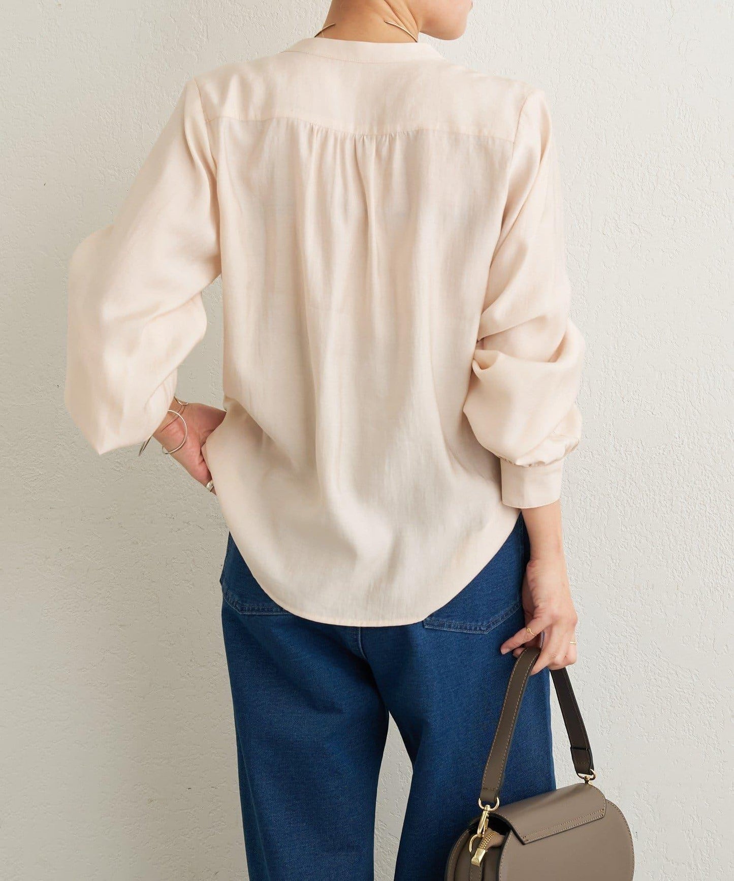 條形扣裹身設計襯衫