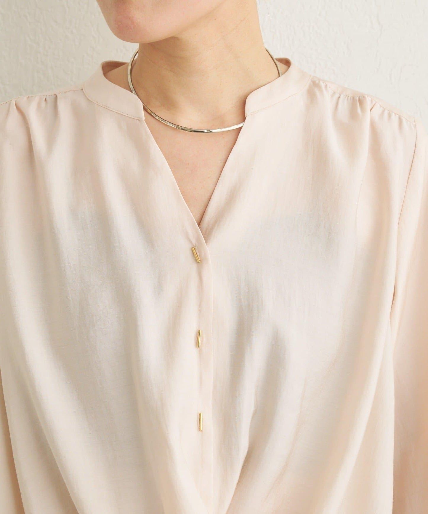 條形扣裹身設計襯衫