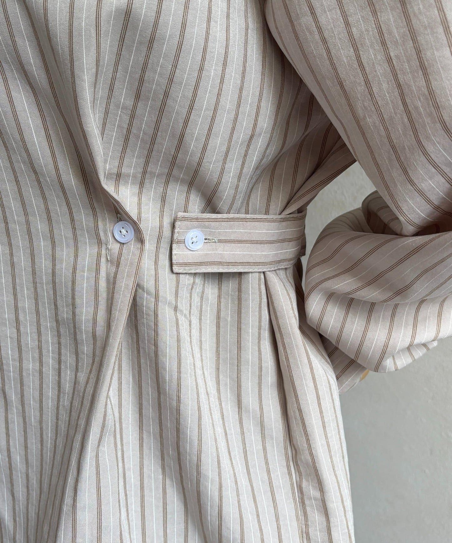 腰帶設計 條紋圖案 襯衫