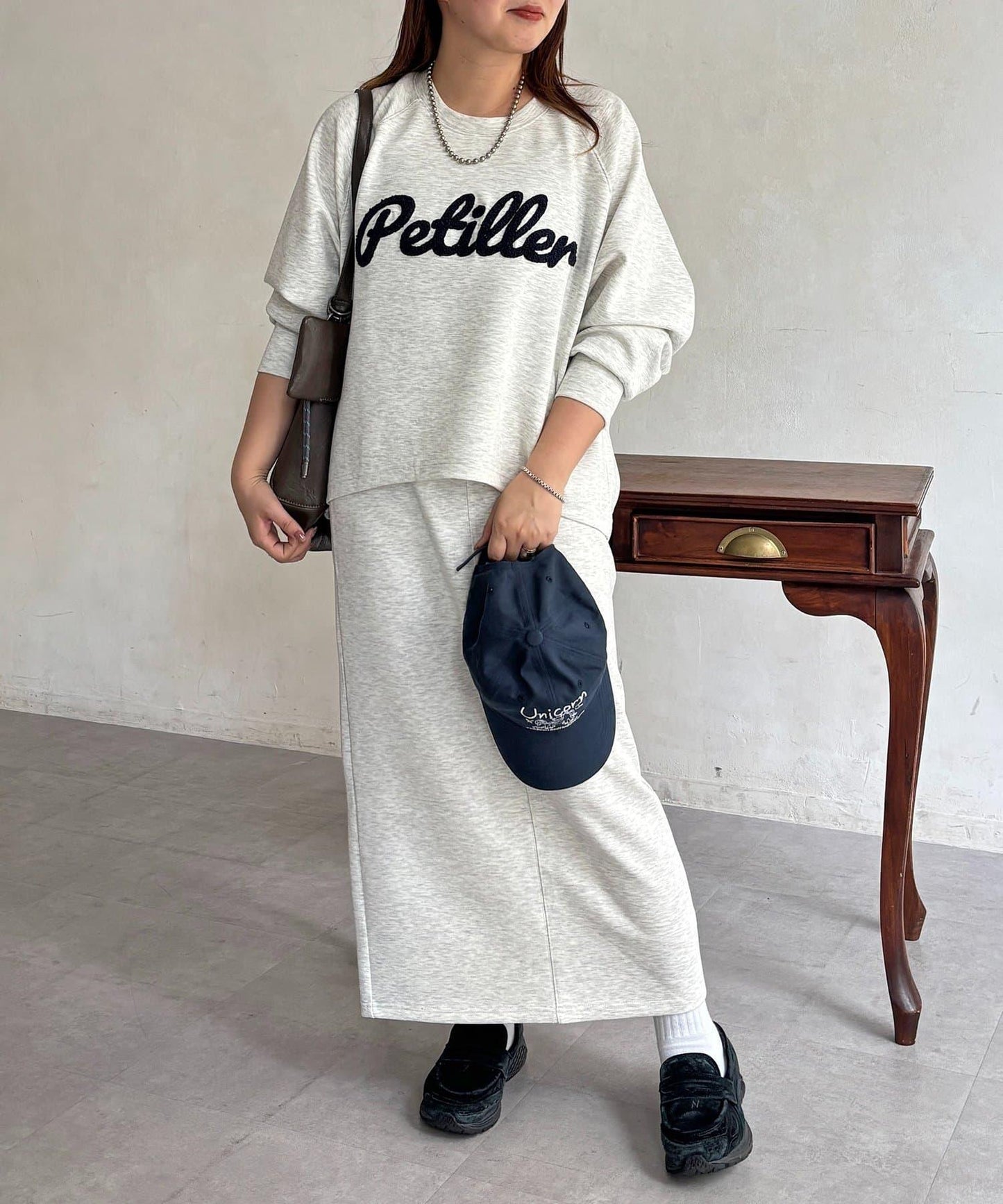 繭型套頭上衣＋窄擺半身裙套裝