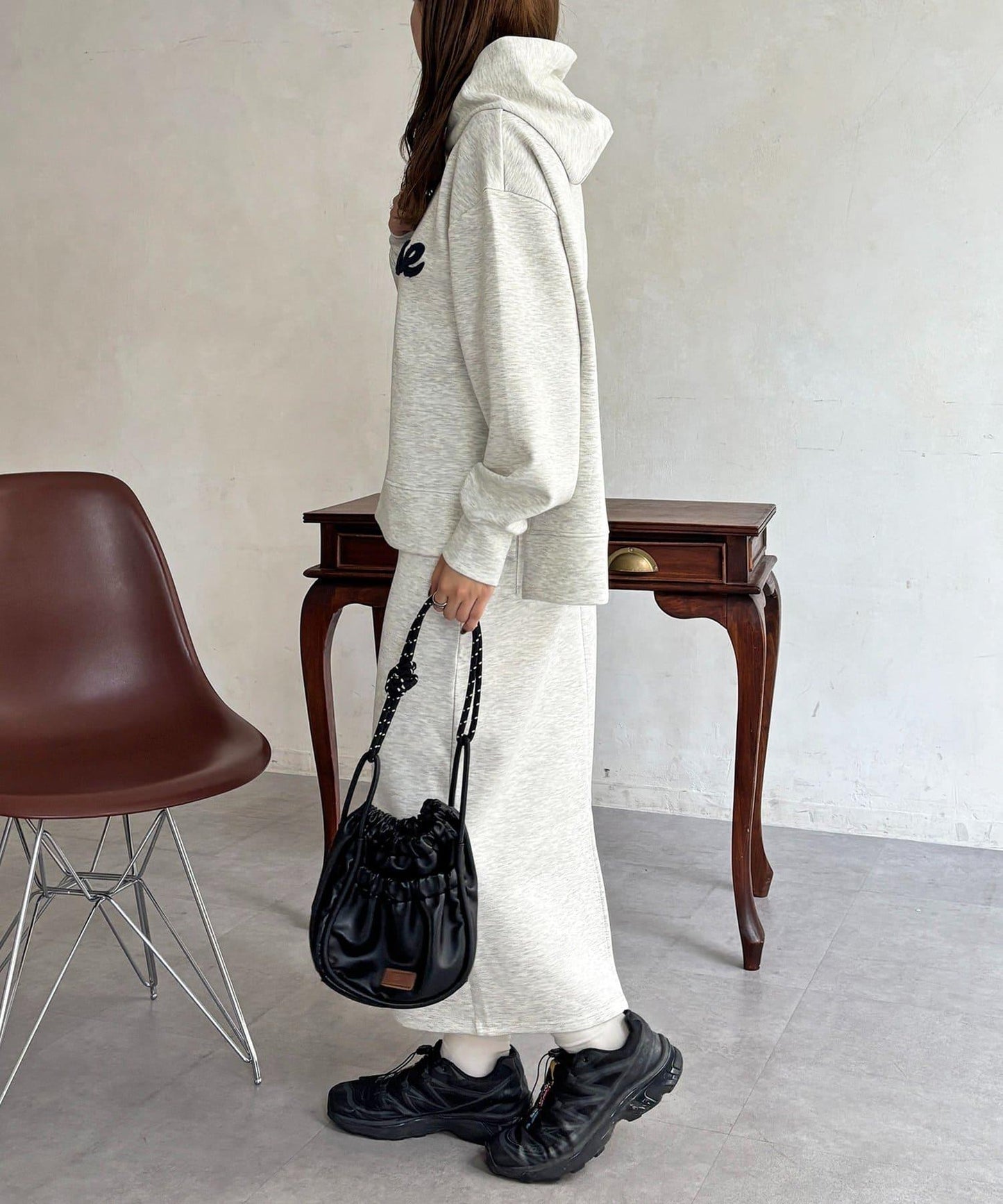 連帽衛衣配窄版半身裙套裝