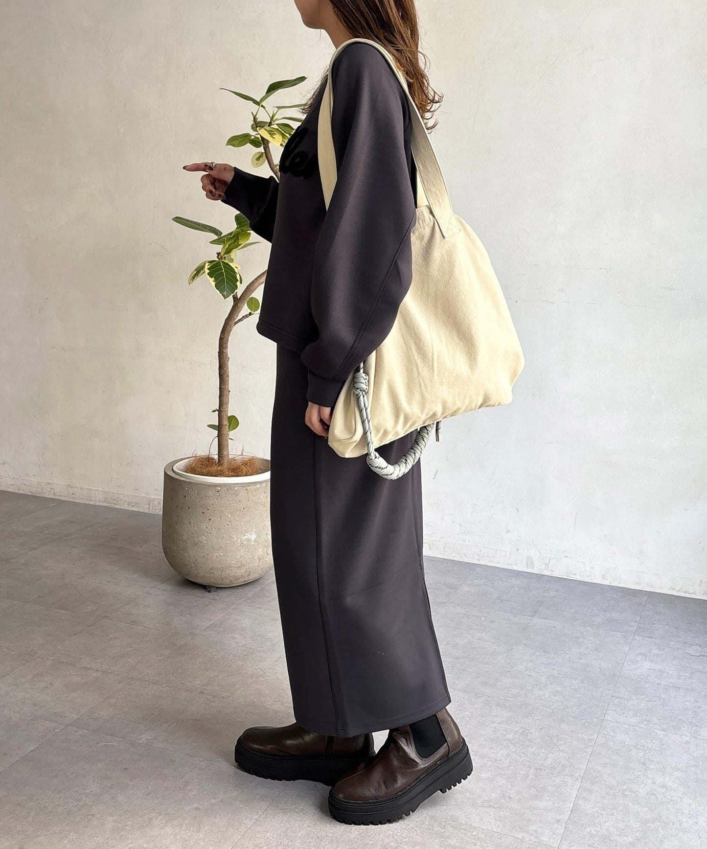 繭型套頭上衣＋窄擺半身裙套裝