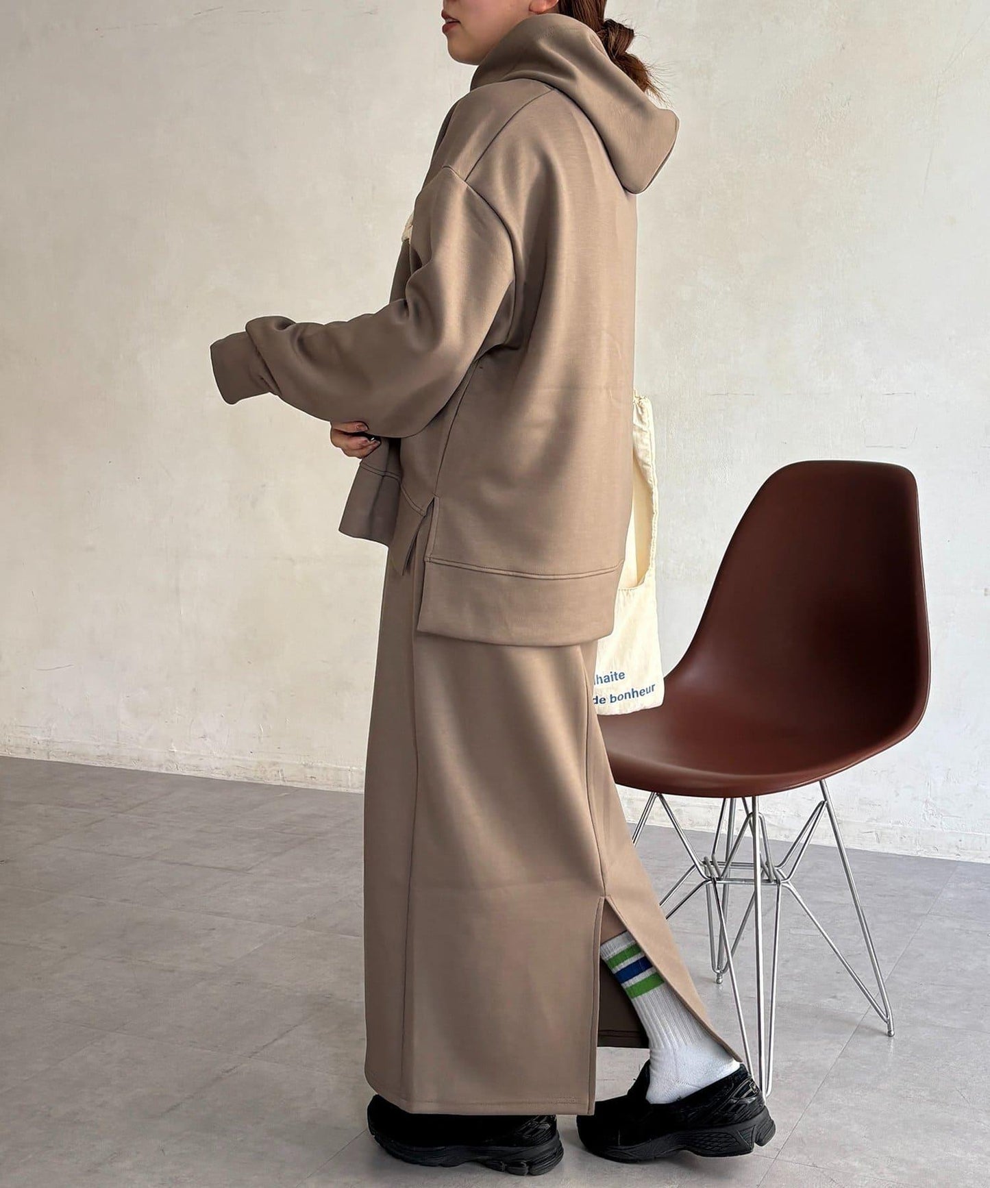 連帽衛衣配窄版半身裙套裝