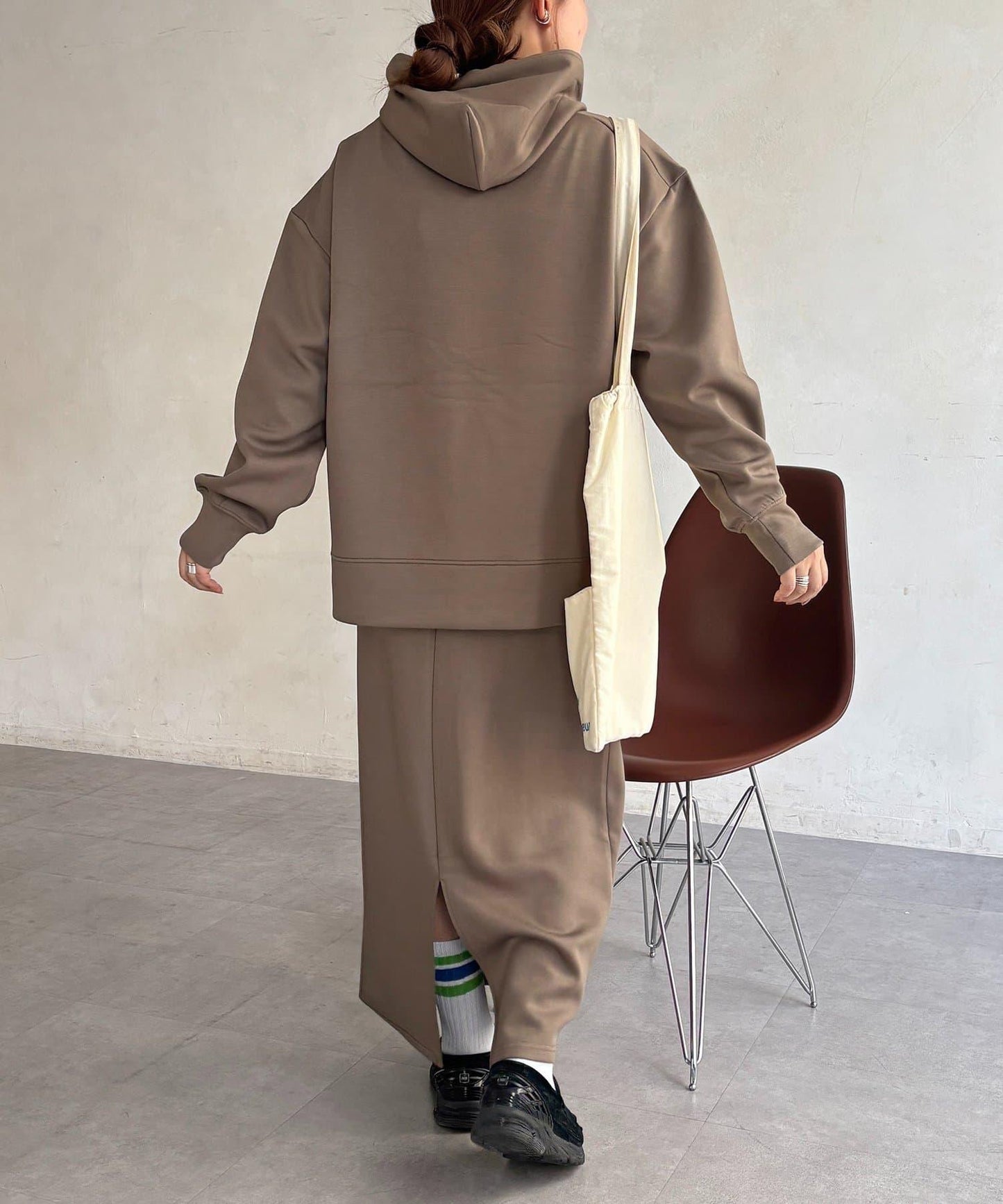 連帽衛衣配窄版半身裙套裝