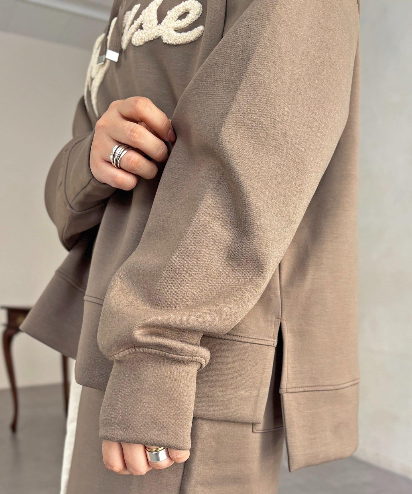 連帽衛衣配窄版半身裙套裝