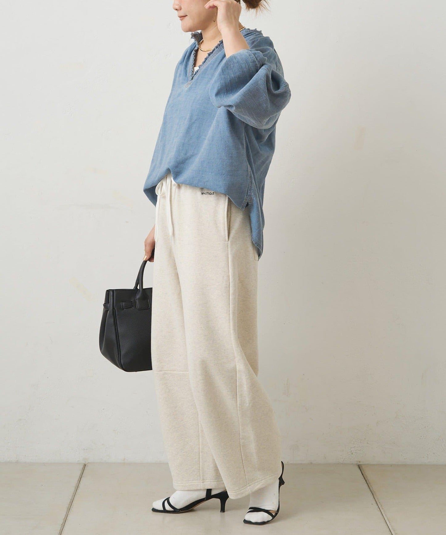 領口荷葉邊輕透牛仔襯衫