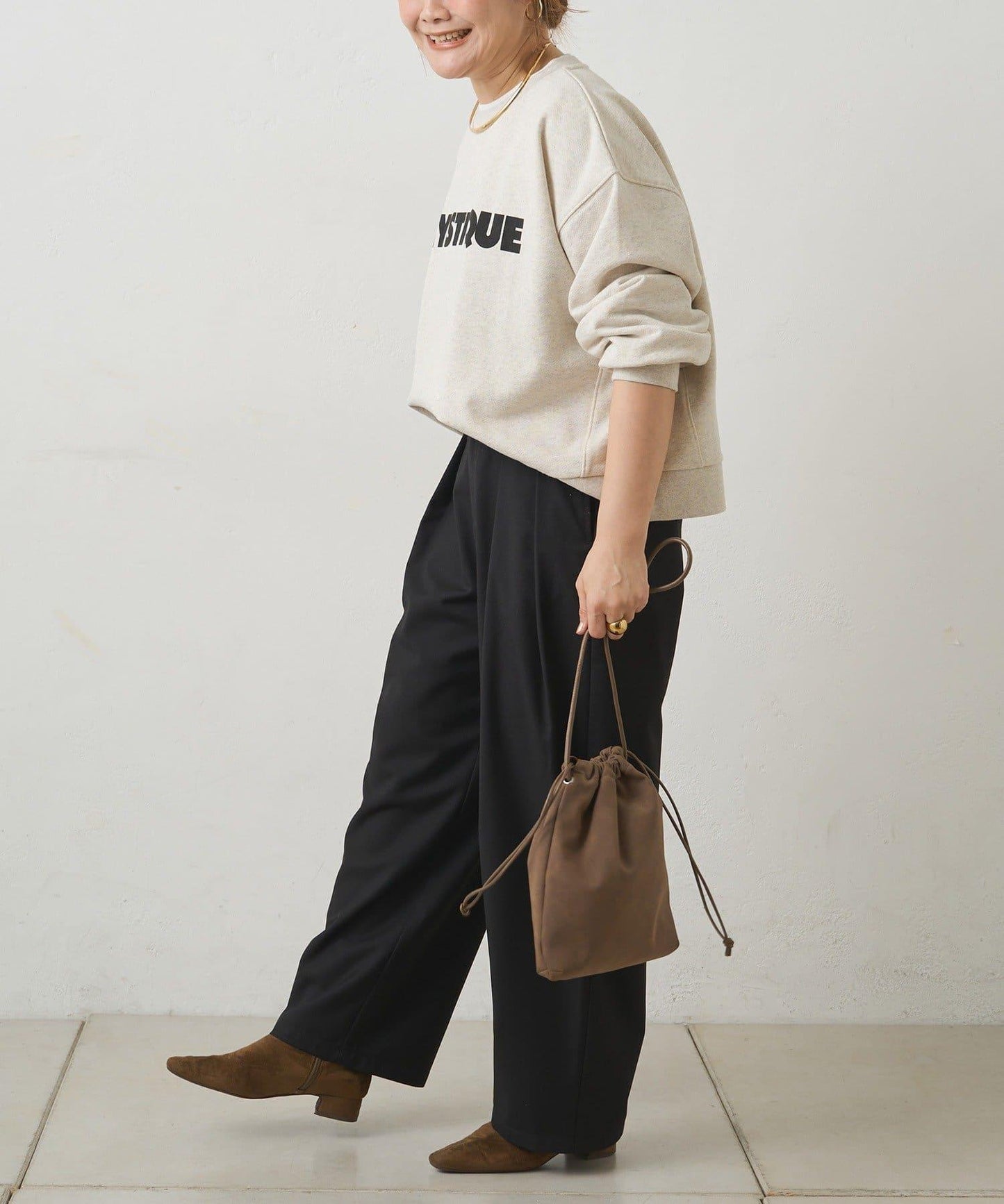 層次感設計 寬鬆拼接效果 休閒衛衣