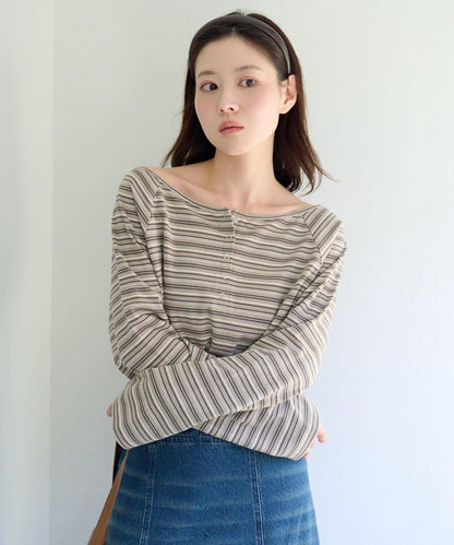 插肩露肩設計 TEE T恤