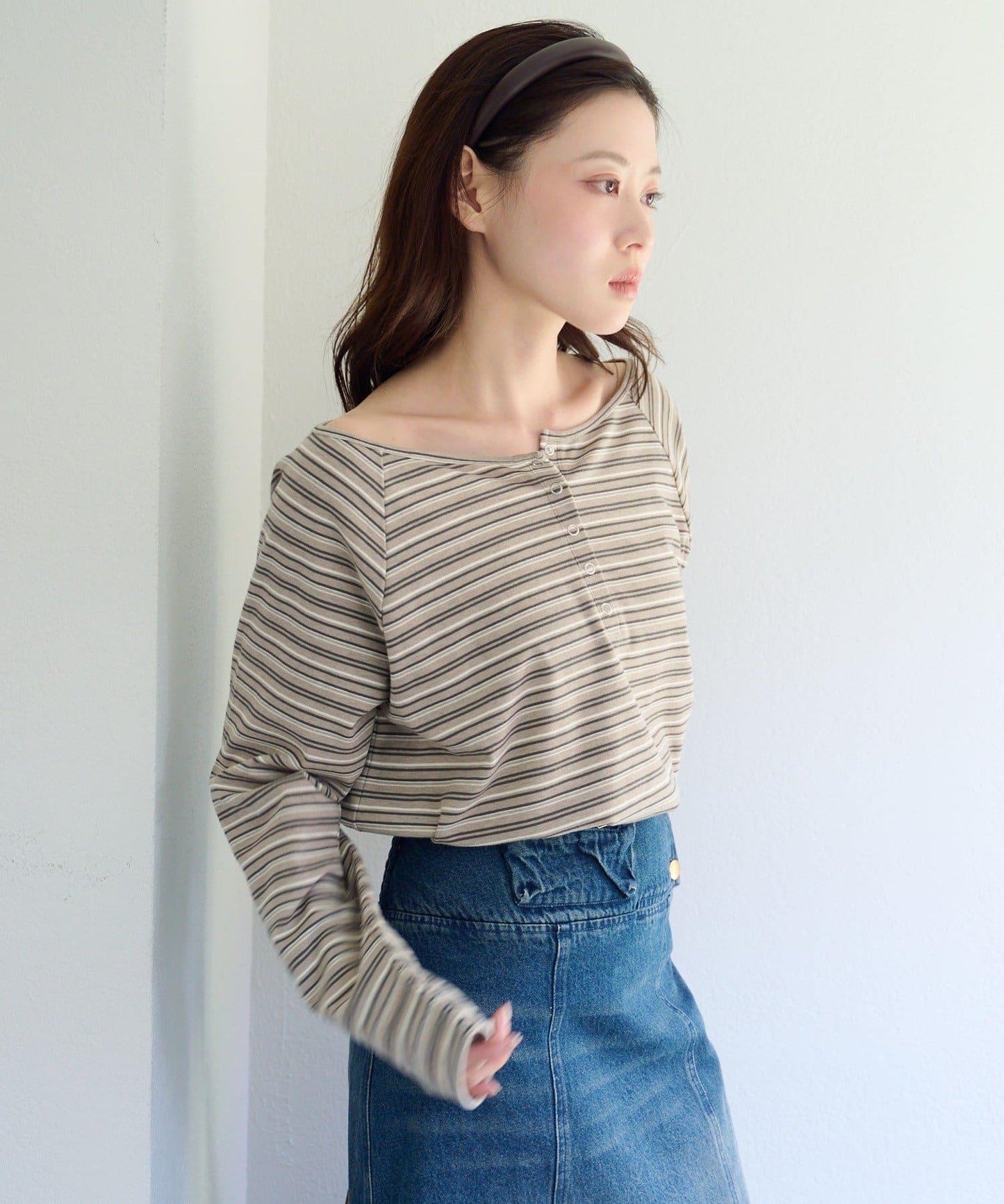 插肩露肩設計 TEE T恤