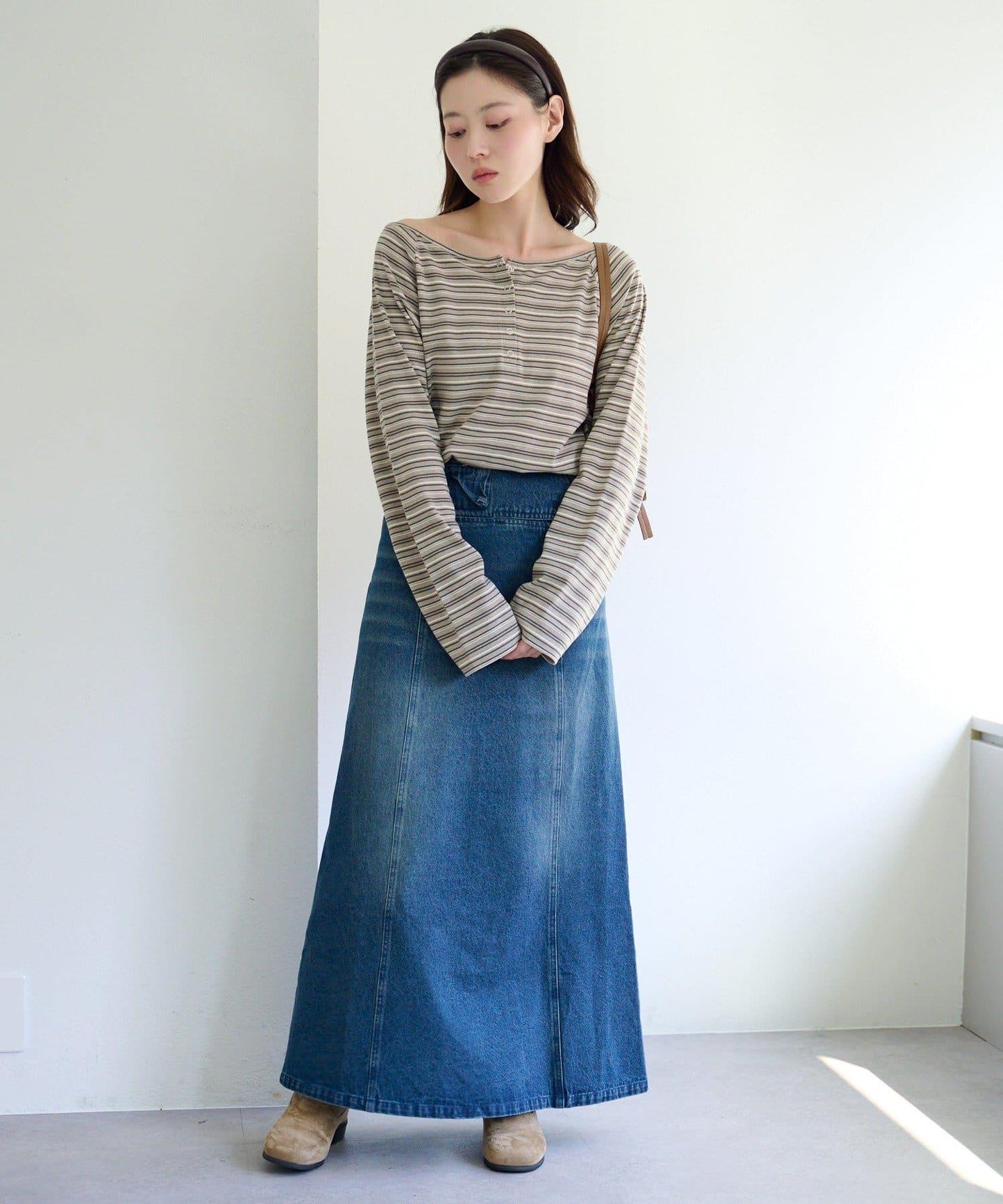 插肩露肩設計 TEE T恤