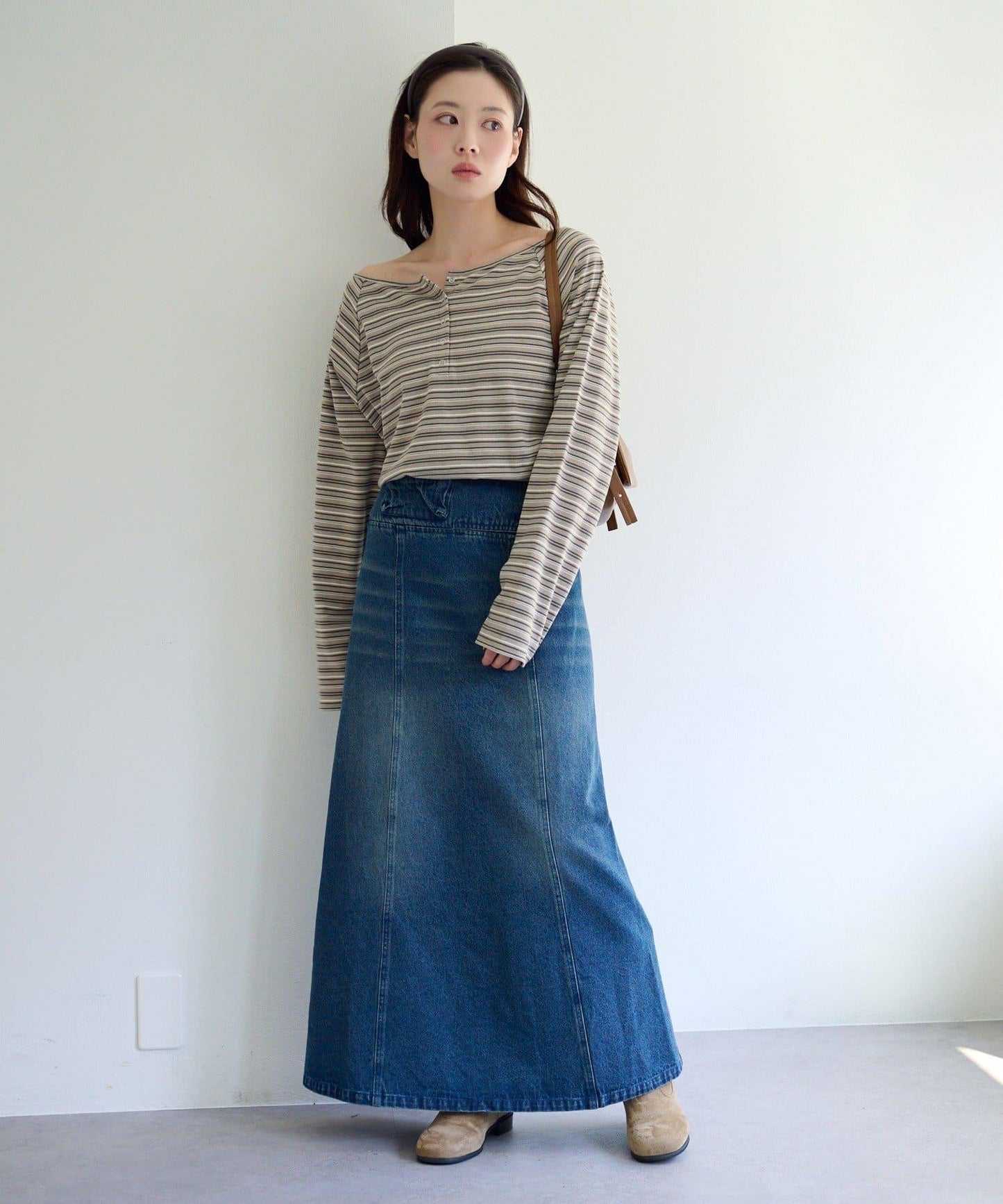 插肩露肩設計 TEE T恤