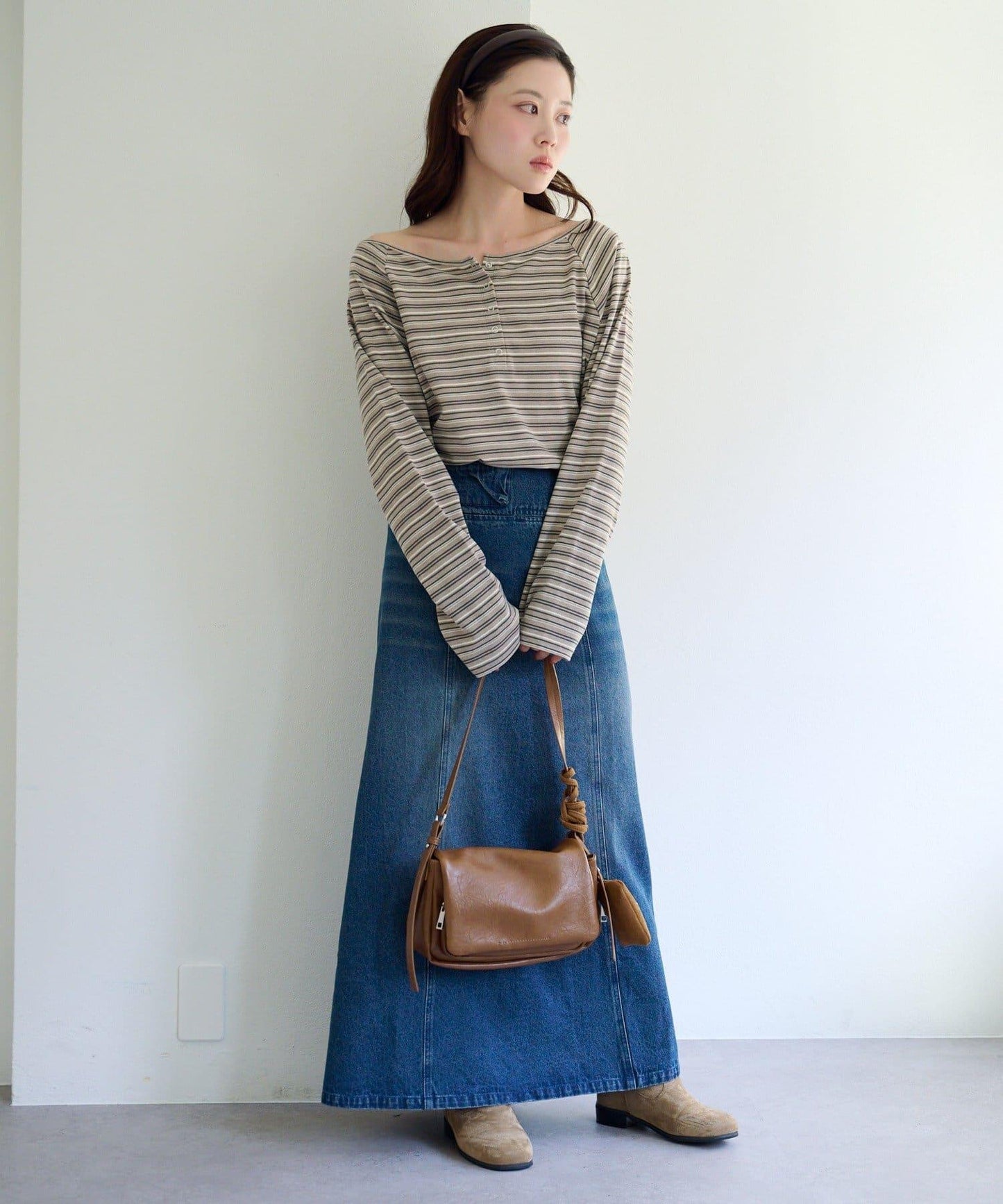 插肩露肩設計 TEE T恤