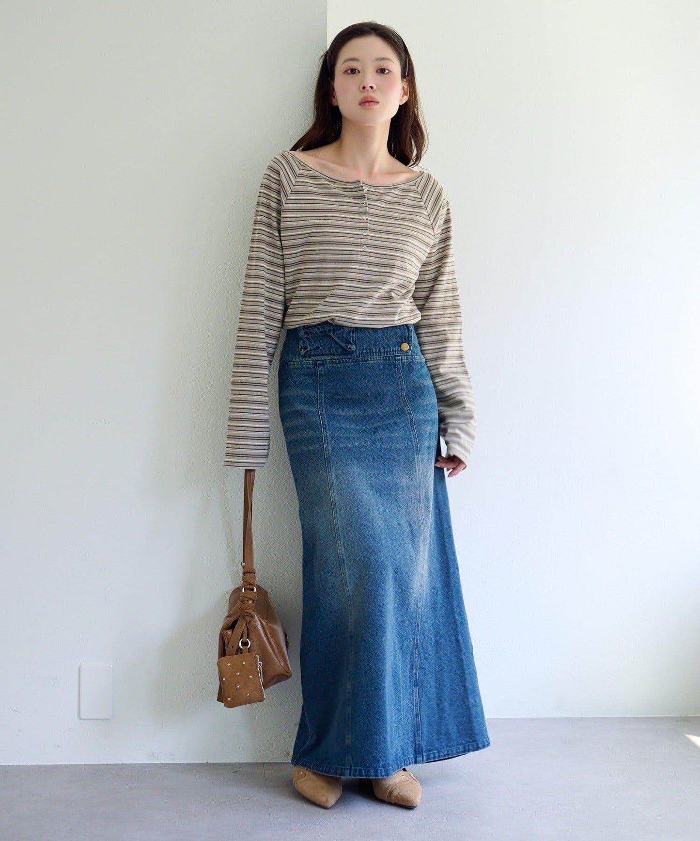 插肩露肩設計 TEE T恤