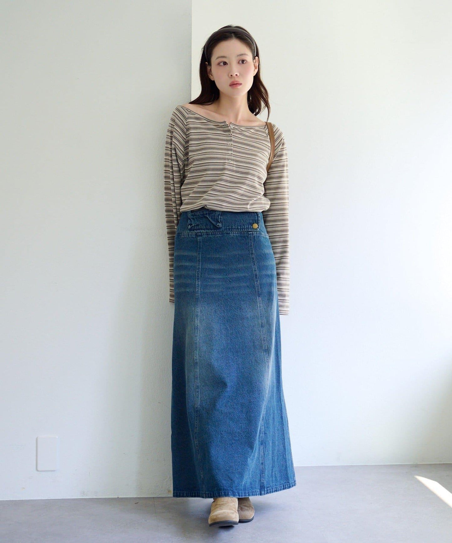 插肩露肩設計 TEE T恤