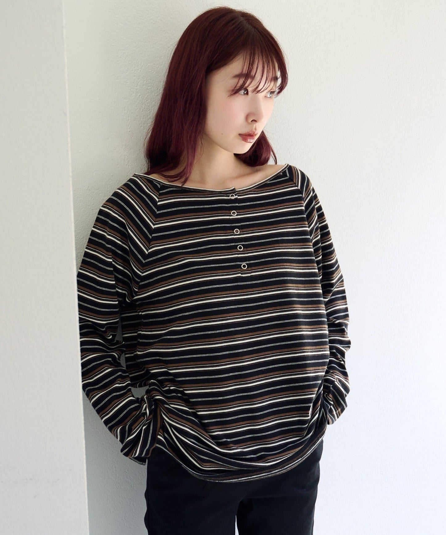 插肩露肩設計 TEE T恤