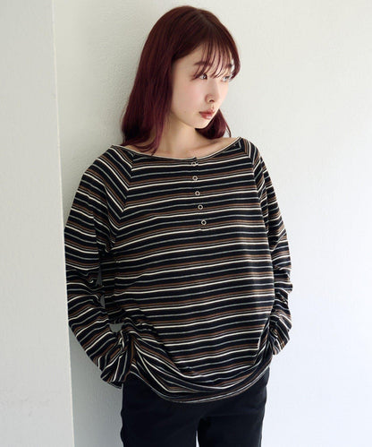 插肩露肩設計 TEE T恤