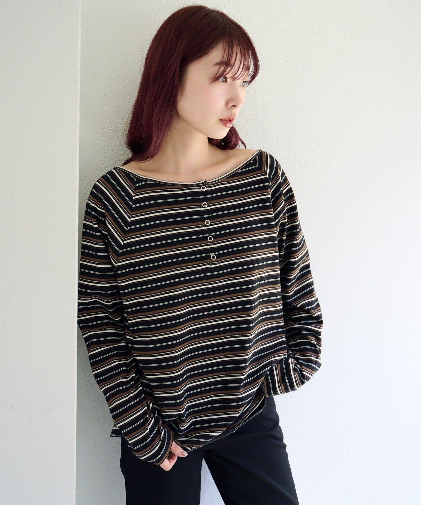 插肩露肩設計 TEE T恤