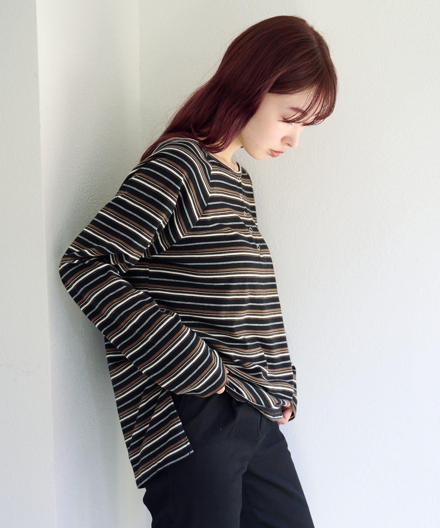 插肩露肩設計 TEE T恤