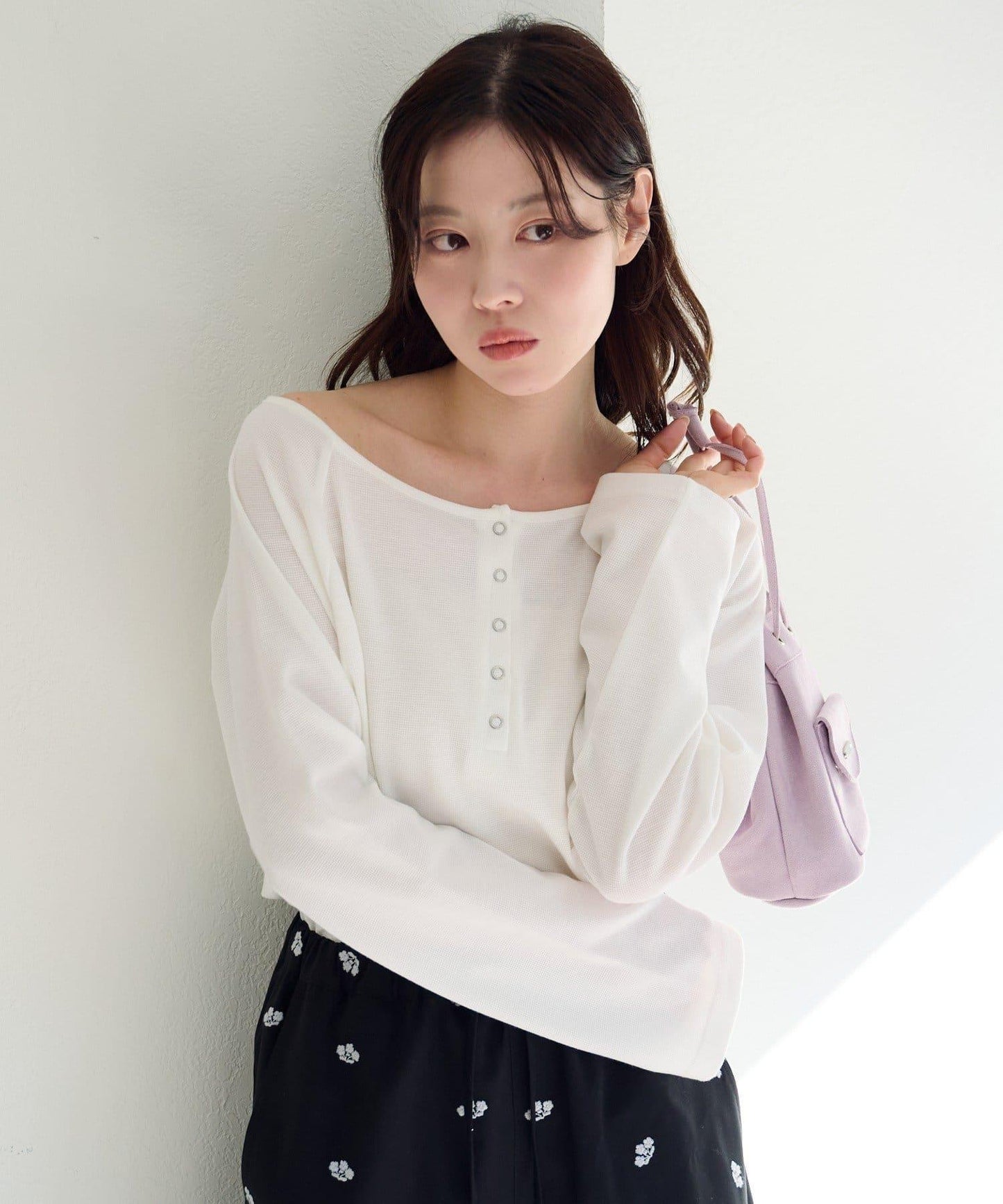 插肩露肩設計 TEE T恤