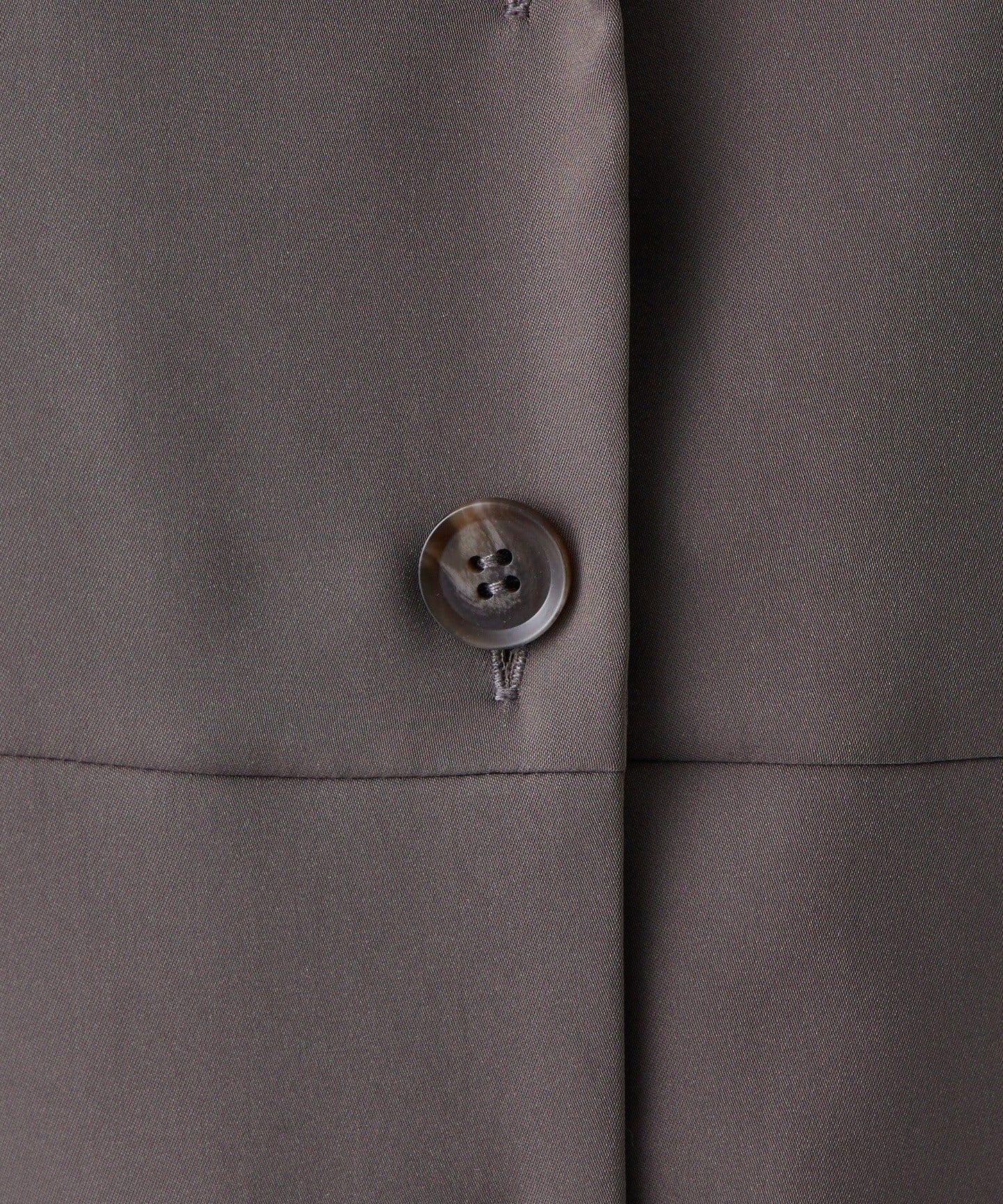 袖口繫帶設計 襯衫夾克