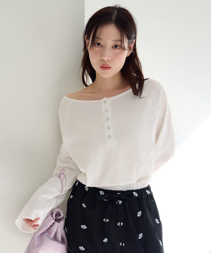 插肩露肩設計 TEE T恤