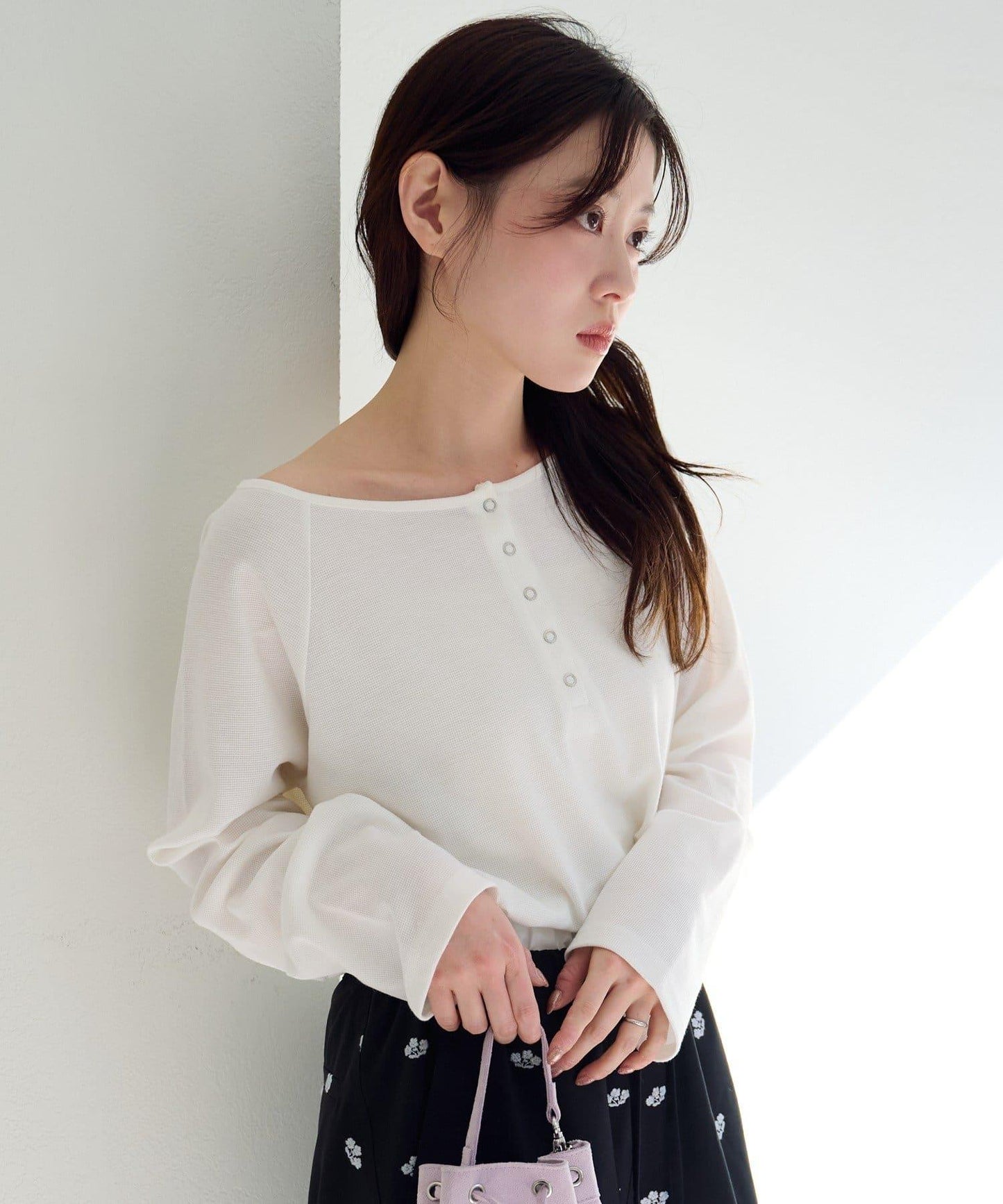 插肩露肩設計 TEE T恤