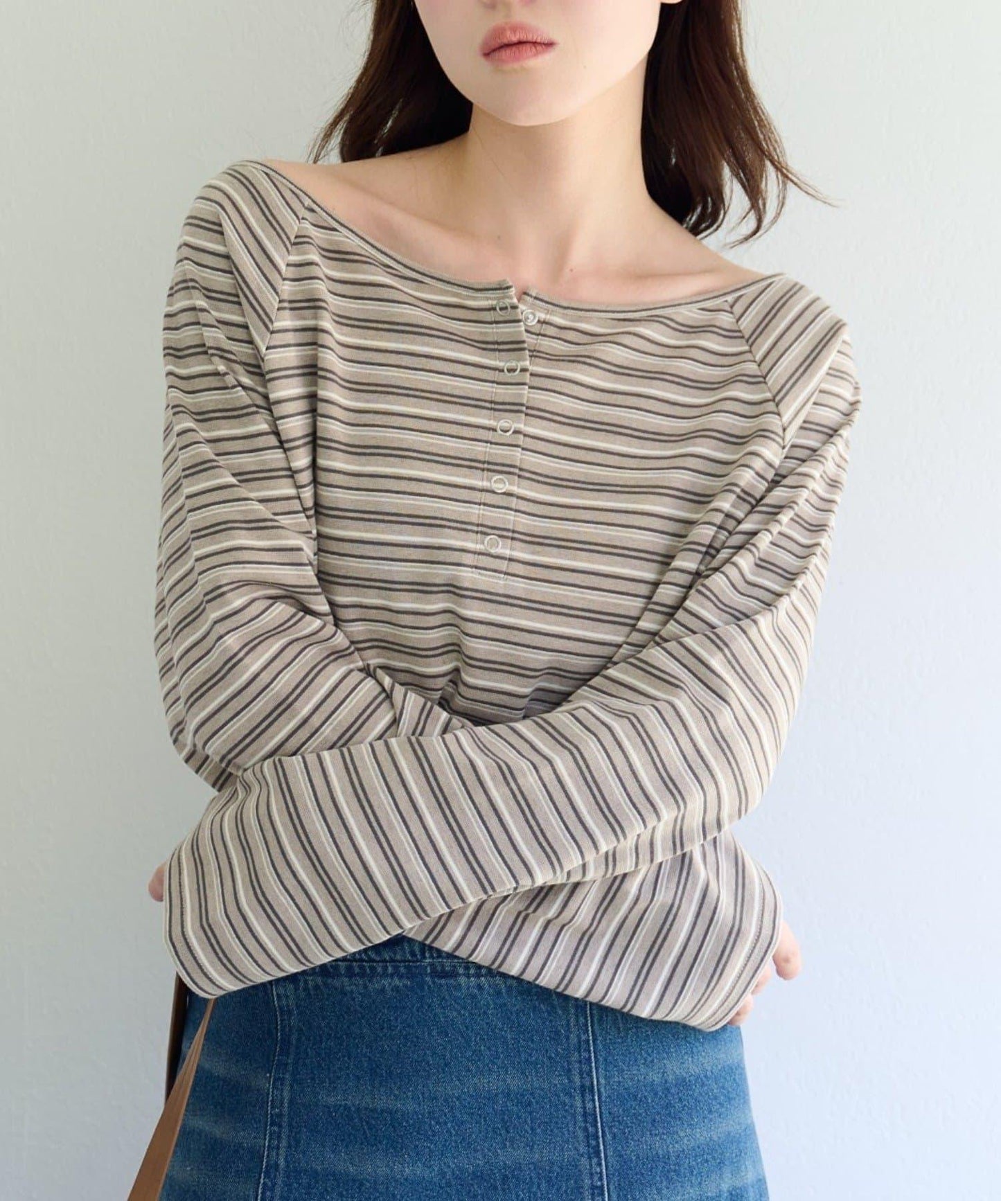 插肩露肩設計 TEE T恤