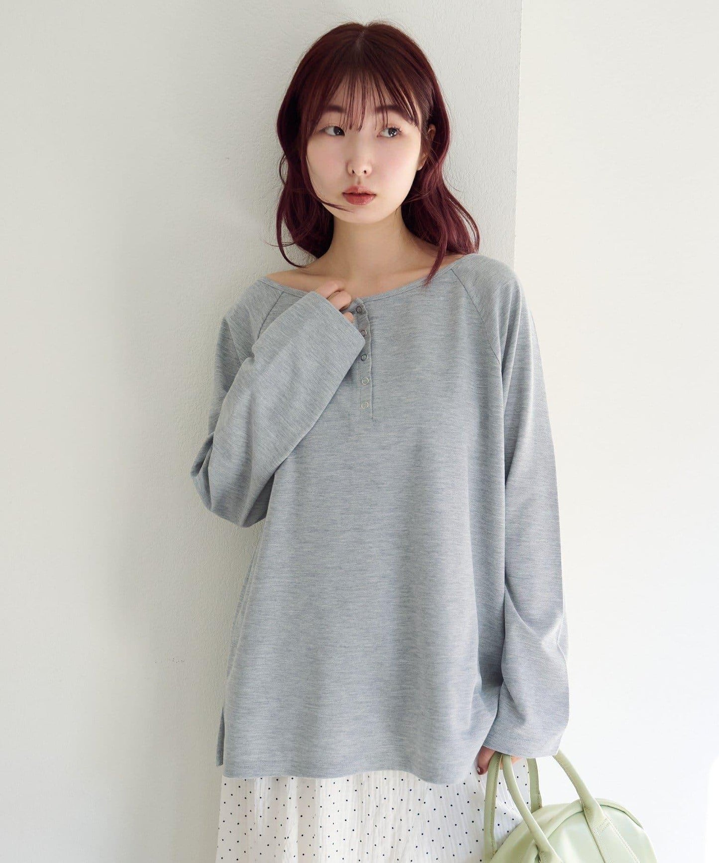 插肩露肩設計 TEE T恤