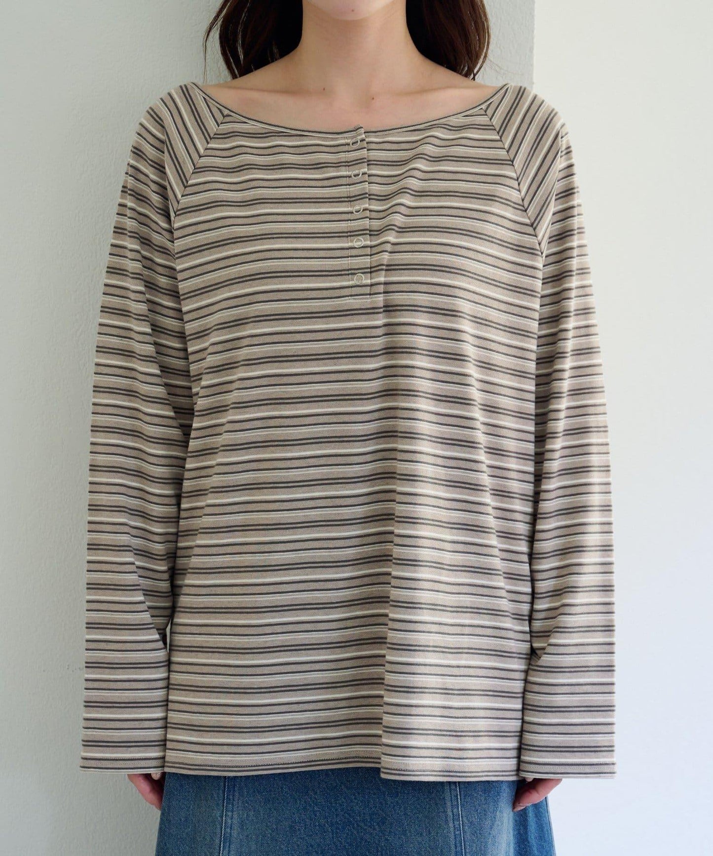 插肩露肩設計 TEE T恤