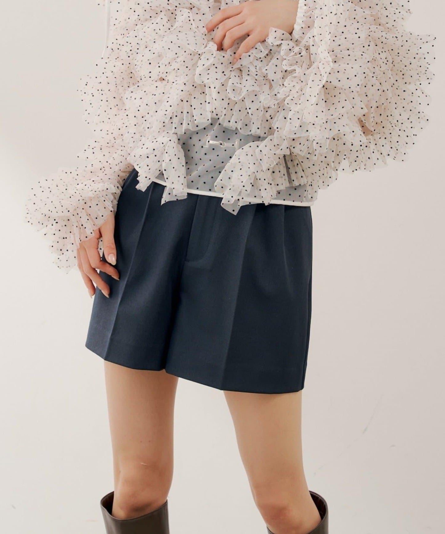 SALON by Chico 腰部金屬扣帶設計 休閒短褲