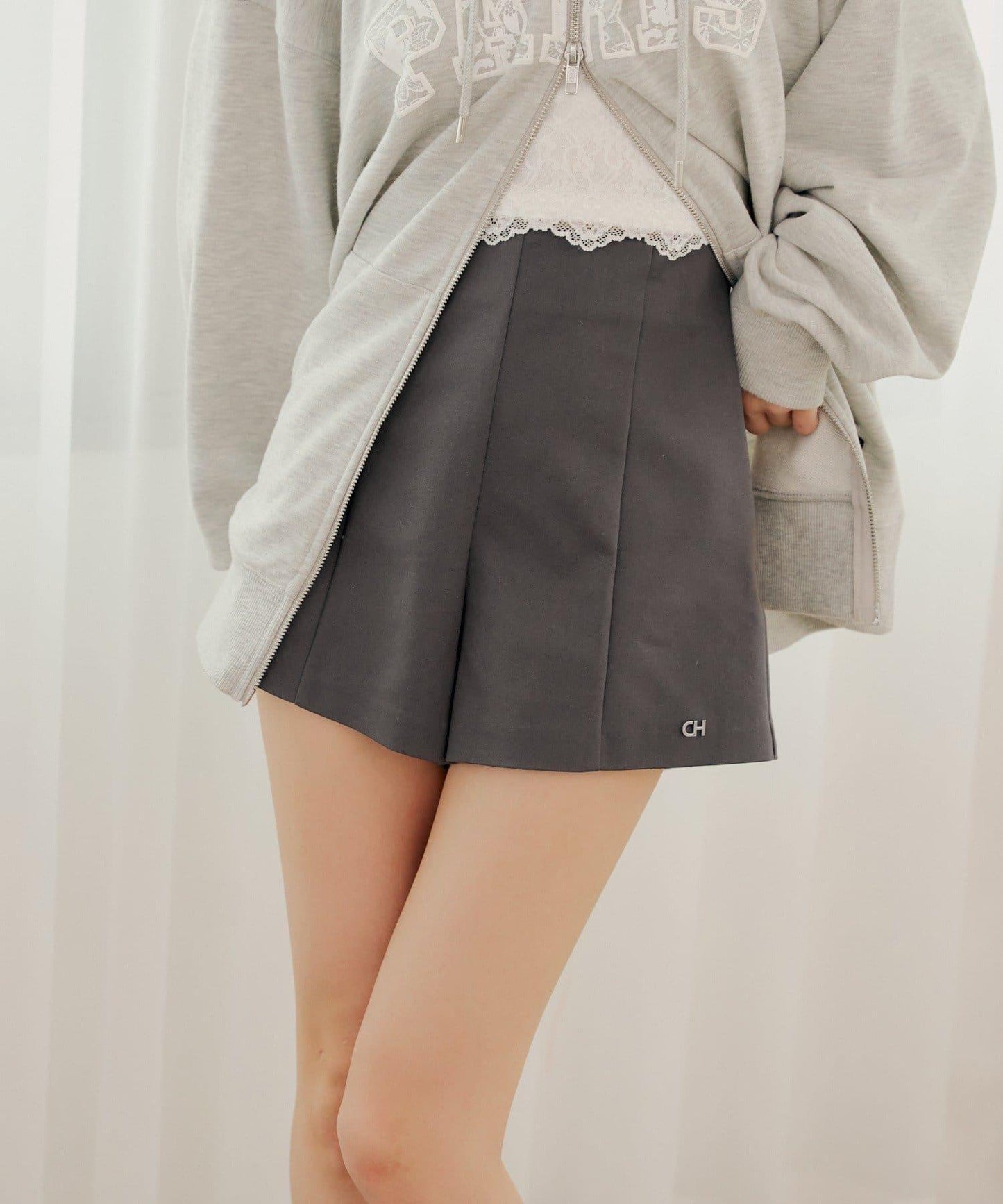 吊飾點綴緊湊版短褲