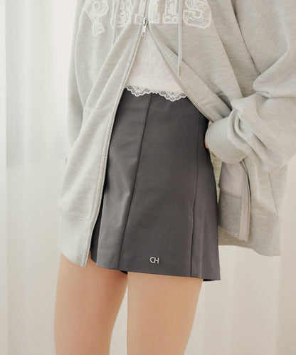 吊飾點綴緊湊版短褲