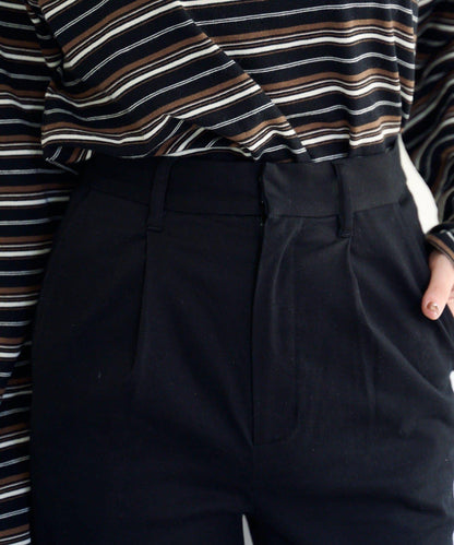 荷葉邊設計 卡普里褲