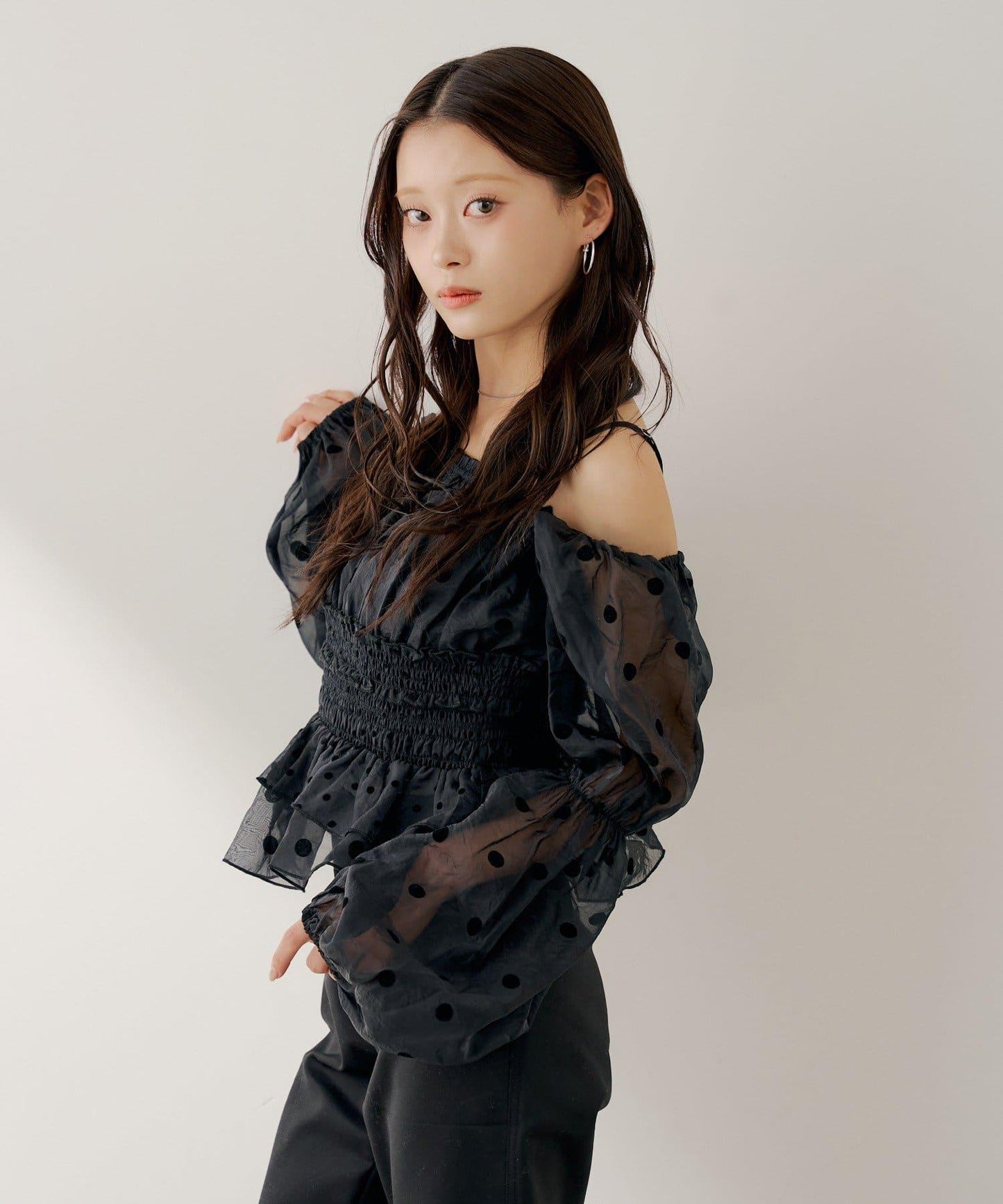 SALON by Chico 可拆卸袖荷葉擺褶皺襯衫