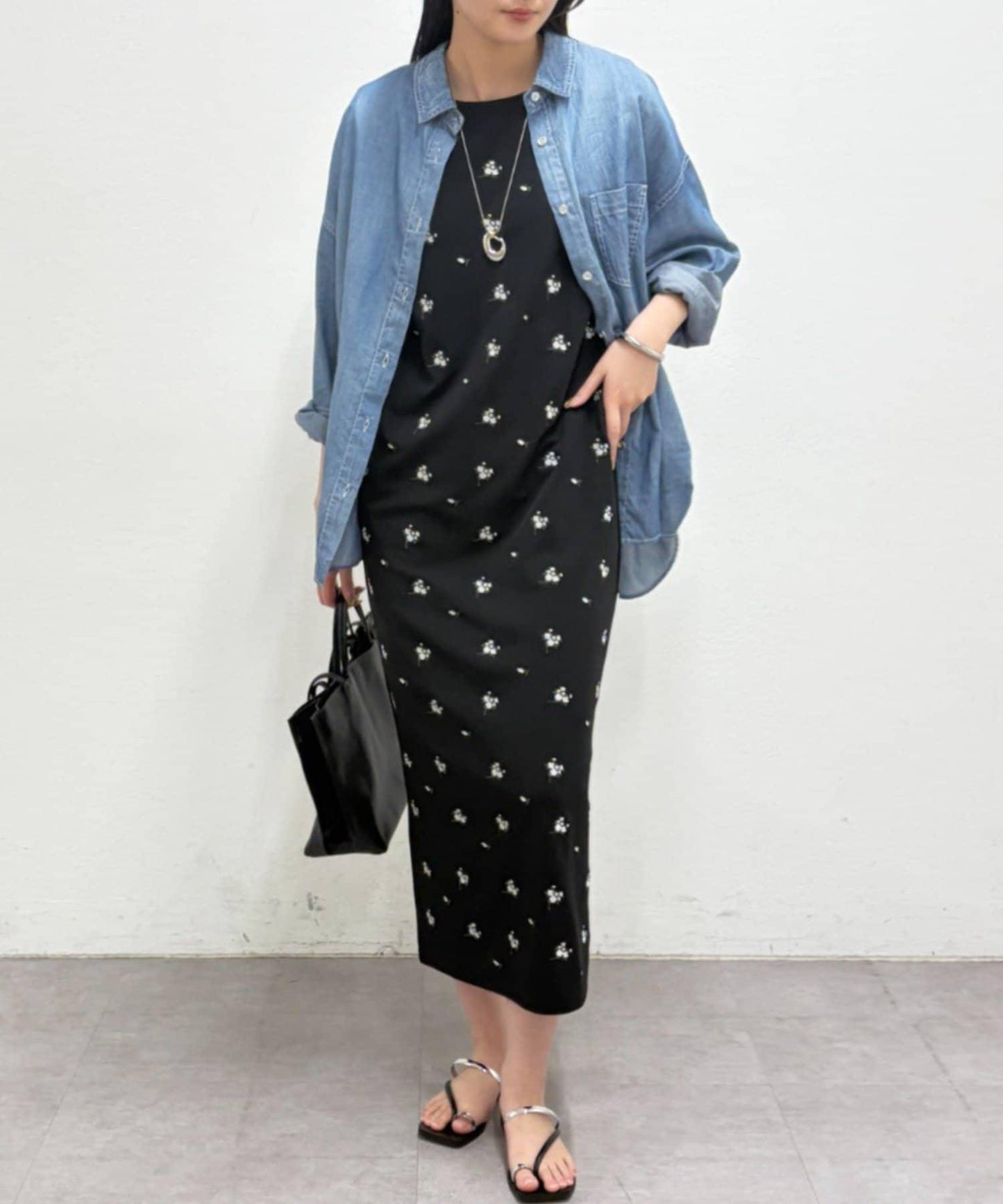 肩褶刺繡連衣裙