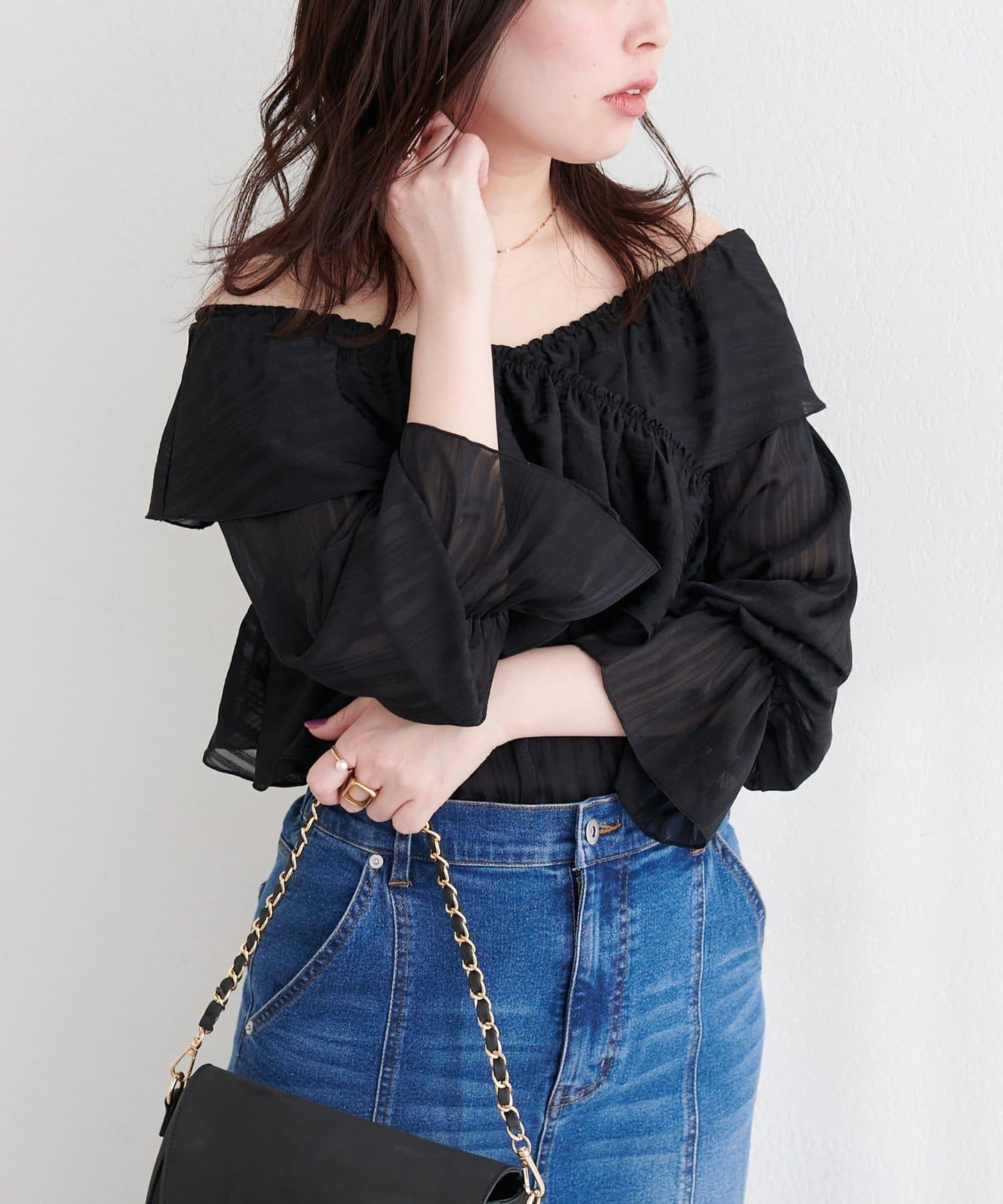 不規則透感條紋 交叉荷葉邊 襯衫