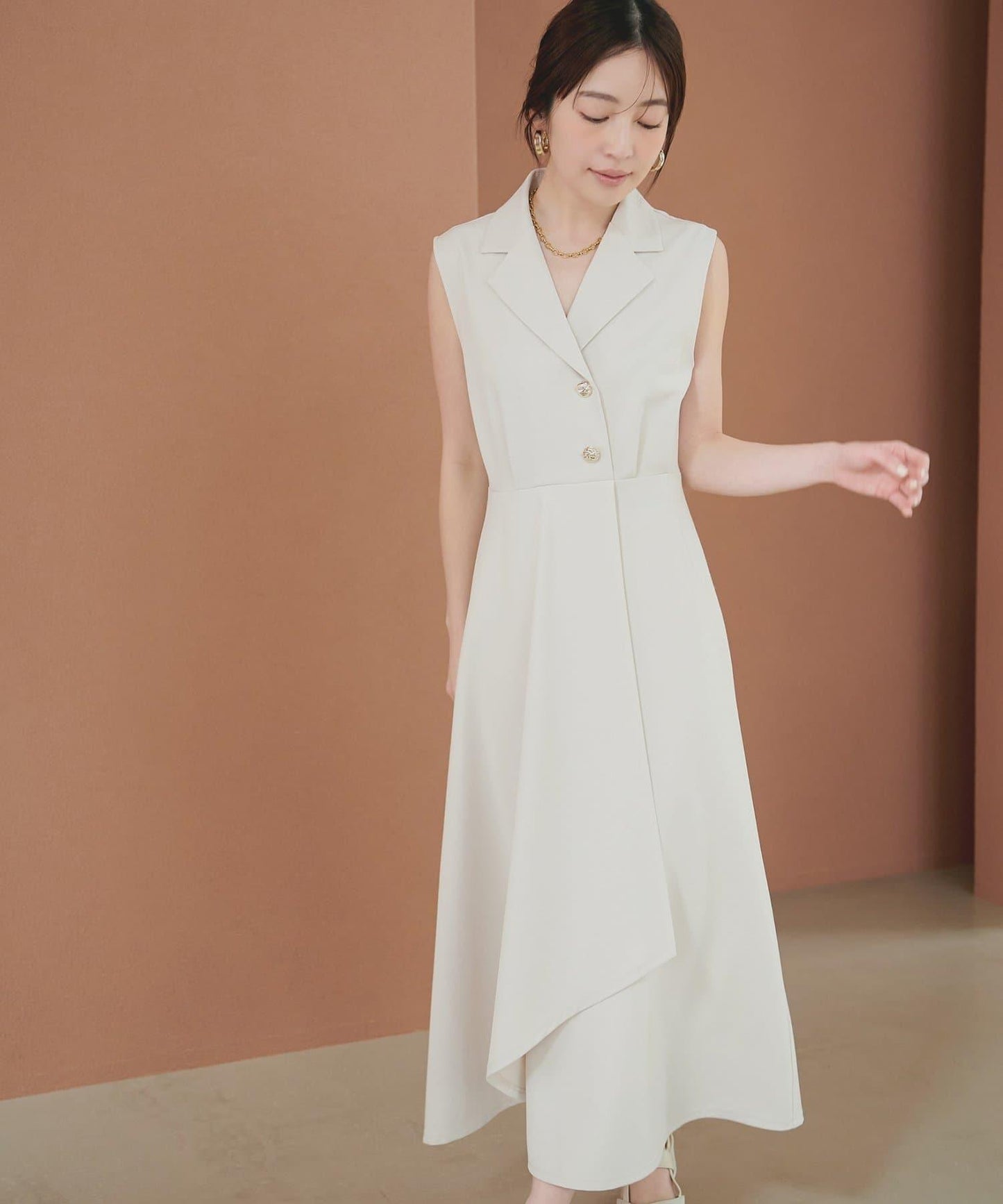 金扣西裝領連衣裙