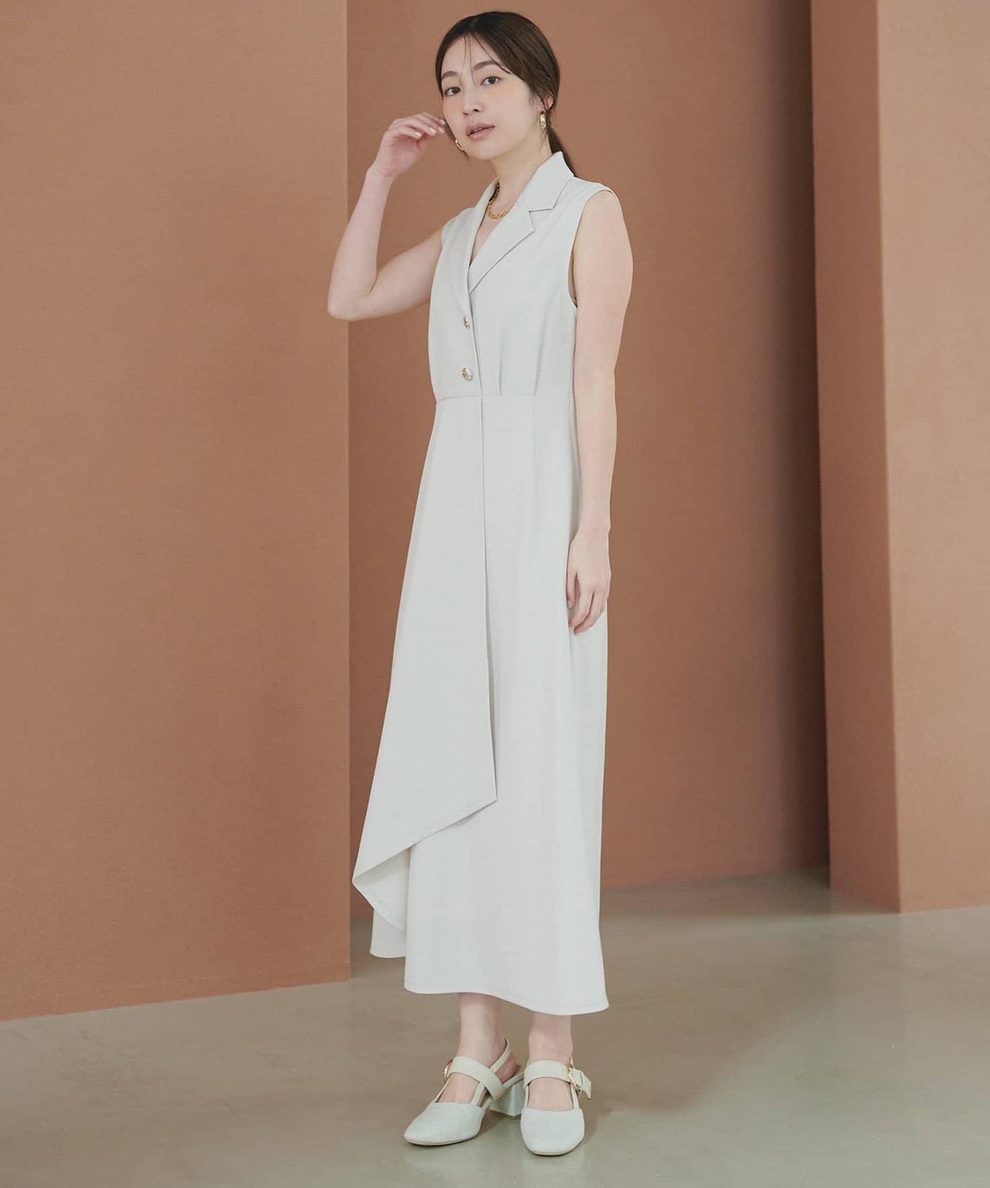 金扣西裝領連衣裙