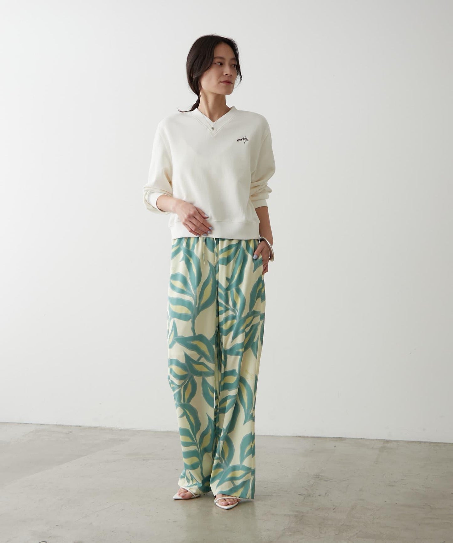 earthy_ 有機棉 V領設計 衛衣