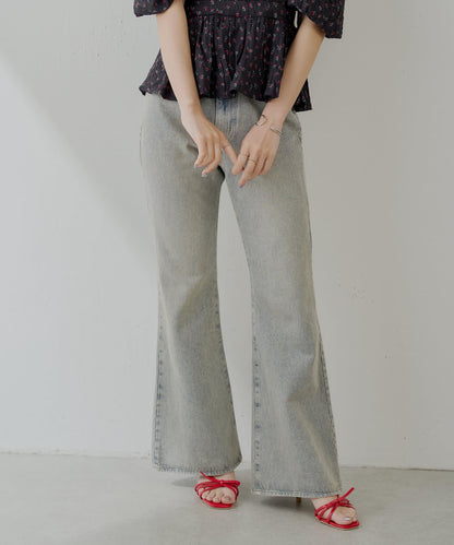 Chico 口袋刺繡緊身微喇牛仔褲